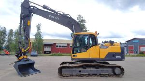 VOLVO EC180DL PYÖRITTÄJÄLLÄ