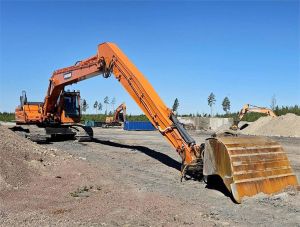 DOOSAN DX300LC Pitkäpuomi, Engcon, kauha, rasvari