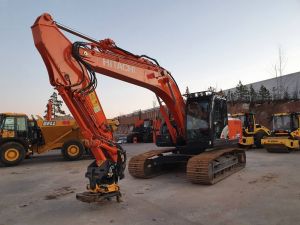 HITACHI ZX210LC-6