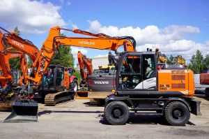 Hitachi ZX140W-5 VARUSTELTU KONE