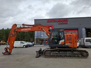 Hitachi ZX 225US LC-7/StageV, Puskulevy, Oilquick, Rasvari