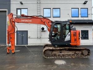 Hitachi ZX 135 US-6