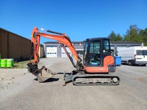 Kubota KX057-4 PYÖRITTÄJÄLLÄ