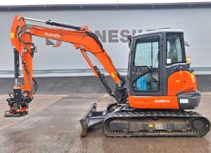 Kubota KX057-4 PYÖRITTÄJÄLLÄ