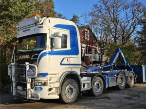 SCANIA R560 8x4 koukku, 4-двуосный