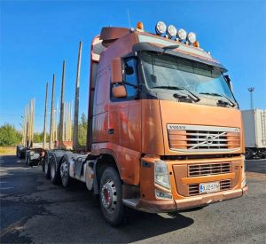 VOLVO FH 8x4 puuautoyhdistelmä, 2-двуосный