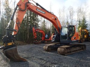 DOOSAN DX 235 LCR-5 pyörittäjällä, Crawler excavators