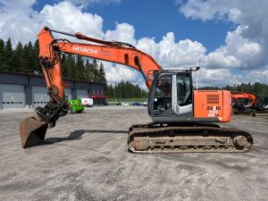 HITACHI ZX 225 USR LC-3, Bandburna grävmaskiner