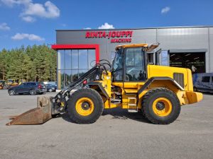 JCB 437 HT/ Vipuohjaus, kauha, Trukkipiikit, Rasvari, Wheel loaders