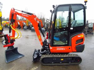 Kubota KX019-4 UUSI, PYÖRITTÄJÄLLÄ