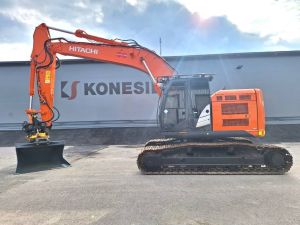 Hitachi ZX225USLC-5 PYÖRITTÄJÄLLÄ