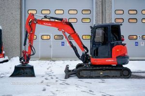 Kubota KX057-4 PYÖRITTÄJÄLLÄ