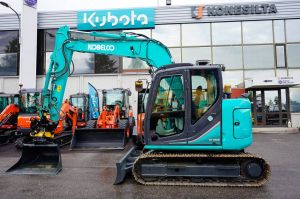 KOBELCO SK75SR-3E PYÖRITTÄJÄLLÄ