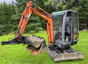 HITACHI ZX18CLR, kallistuva liitin, 3 kauhaa, hara