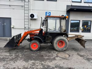 Kubota L245 DT ETUKUORMAAJALLA