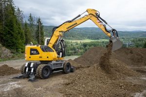 LIEBHERR A 913 Compact / Ajamaton, StageV, Tulossa!