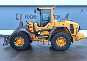 VOLVO L90H VIPUOHJAUS YM.