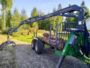 Farma Metsäperävaunu Kuormaimella