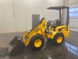 JCB 403 / 2 kauhaa, Piikit, Leikkuri, Hyvät renkaat!