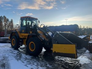 JCB 426 HT / Siipilumikauha, Trukkipiikit, Rasvari