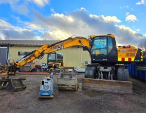 JCB JS175w, Engcon EC219