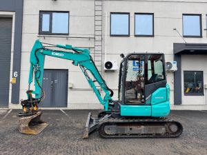 KOBELCO SK45SRX-6 PYÖRITTÄJÄLLÄ