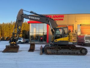 VOLVO ECR 235 D / Engcon, 2 kauhaa, Rasvari, Hieno!