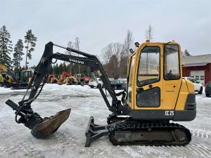 Volvo EC 25 KALLISTAJA+KAKSI KAUHAA