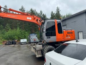 Hitachi ZX 130 W