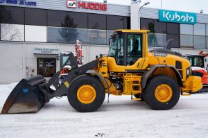 Volvo L90H UUDET RENKAAT