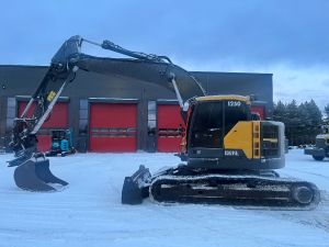 Volvo ECR 235 E / Rototilt Oilquick, Puskulevy, Rasvari