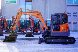 DOOSAN DX60LCR VARUSTEPAKETILLA