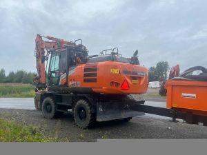 Hitachi ZX220W-7 2P