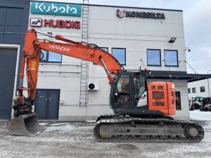 Hitachi ZX225USLC-5B PYÖRITTÄJÄLLÄ