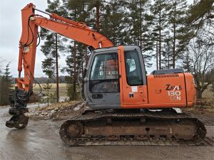 HITACHI ZX130LCN PYÖRITTÄJÄLLÄ