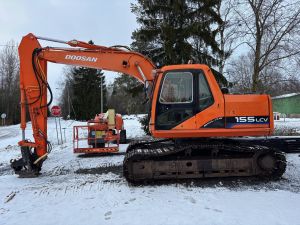 DOOSAN S155LC-V + 800MM TELAT + RASVARI + LÄMMITIN + ILMASTOINTI + MARTTIINI S60