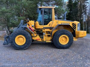 VOLVO L120F + PIKALIITIN + LISÄHYDRAULIIKKA + BSS + EBERI + TAMTRON VAAKA