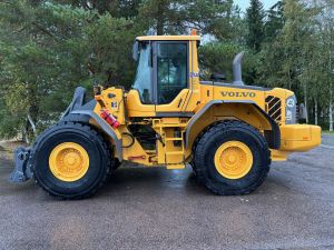 VOLVO L120F + PIKALIITIN + LISÄHYDRAULIIKKA + BSS + RASVARI + LOADTRONIC VAAKA 