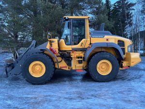 VOLVO L120H + PITKÄAISA + PIKALIITIN + KAHDET LISÄHYDRAULIIKAT + CDC + LISÄVASTAPAINO