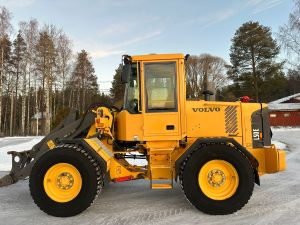 VOLVO L50E + PIKALIITIN + KAHDET LISÄHYDRAULIIKAT + BSS + RASVARI + ILMASTOINTI, Hjullastare