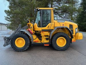 VOLVO L60H + PIKALIITIN + LISÄHYDRAULIIKKA + BSS + RASVARI + ILMASTOINTI + STAGE V