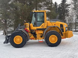 VOLVO L70H + PIKALIITIN + LISÄHYDRAULIIKKA + BSS + RASVARI + 100% LAMELLIRENKAAT