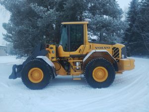 VOLVO L90F + PIKALIITIN + KAHDET LISÄHYDRAULIIKAT + BSS + TAMRON + LAMELLIRENKAAT 100%